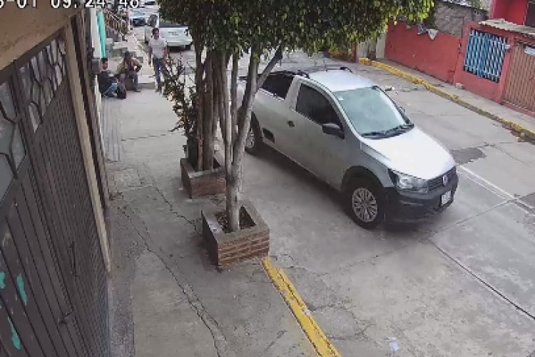 Video: roban en segundos un vehículo en Tlalnepantla, Edomex