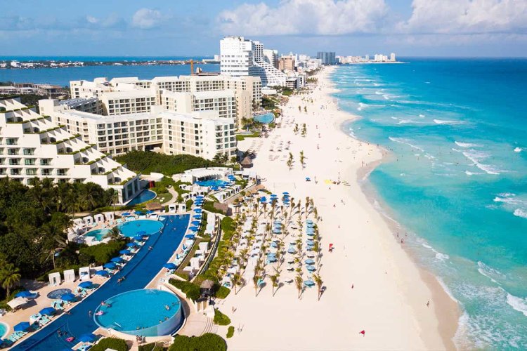 23 farmacias cierran en destino turístico de Cancún