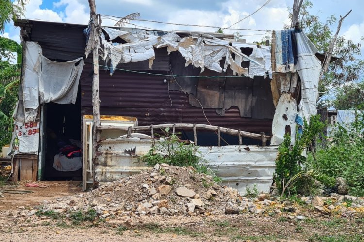 Gobierno de Yucatán celebra reducción de pobreza, mientras familias siguen careciendo