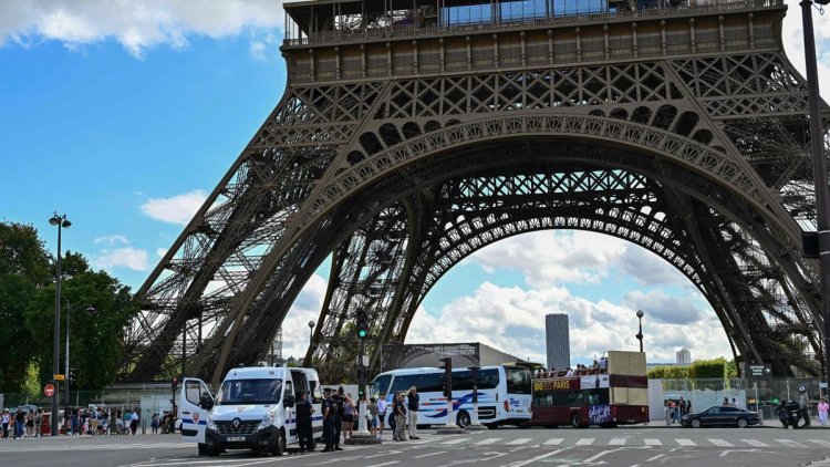Evacuaron Torre Eiffel por aviso de Bomba