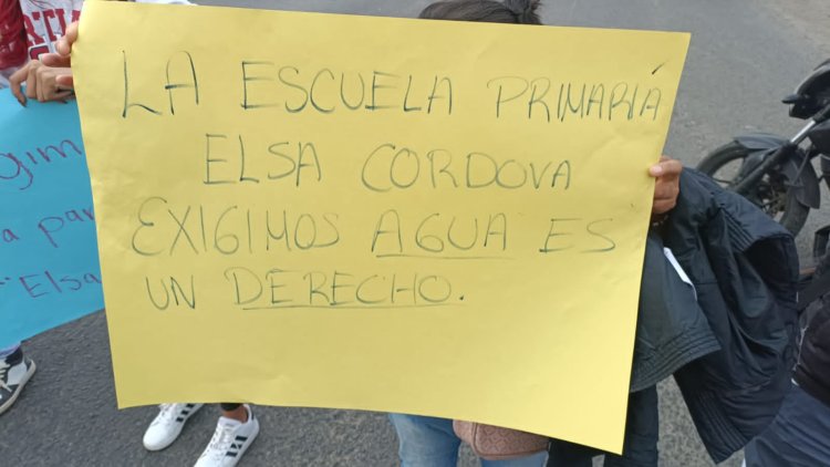 En pleno regreso a clases, dejan sin agua a estudiantes en Chimalhuacán, Edomex