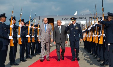 Presidente de México comienza gira de trabajo por Colombia y Chile