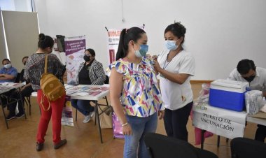 Mujeres, las más afectadas con cambios de la 4T en cobertura de salud, sostiene reporte