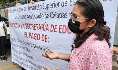 Continúan protestas de alumnos de ISEEECH en la capital de Chiapas