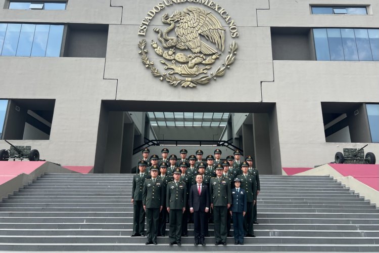 Confirman que delegación militar de China participará en desfile conmemorativo de independencia en México