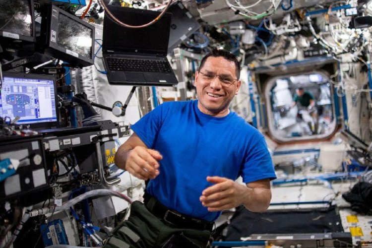 Astronauta supera nuevo récord en permanencia en el espacio