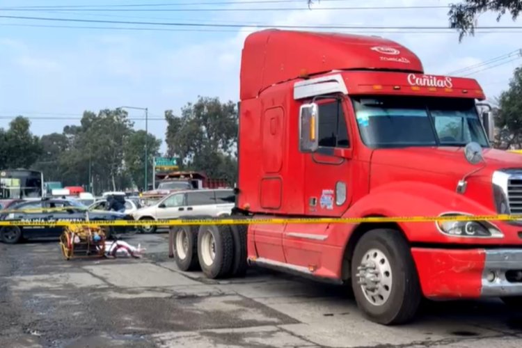 Adulto mayor muere atropellado por tráiler en Toluca, Edomex
