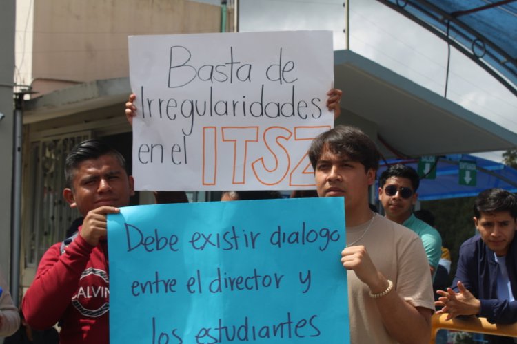Continúan exigiendo atención a demandas del Tec Zacapoaxtla