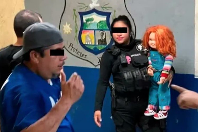 Esposan a muñeco “Chucky” con el que asaltaba un hombre en Monclova, Coahuila