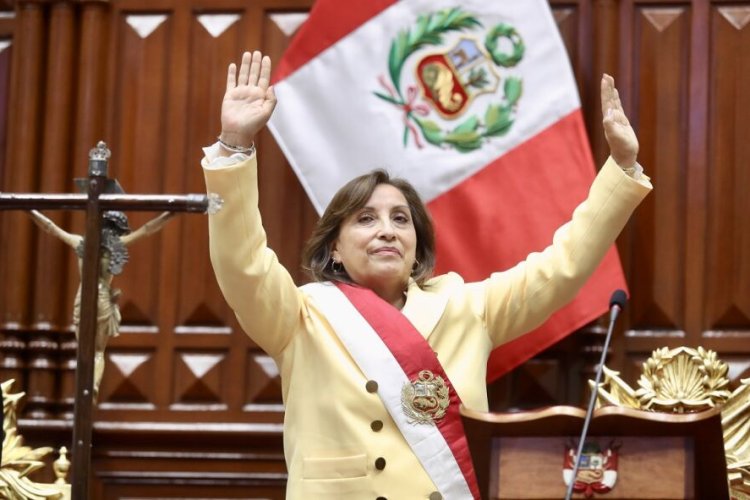 Presidenta de Perú acude a diligencia fiscal por muerte de civiles en protestas