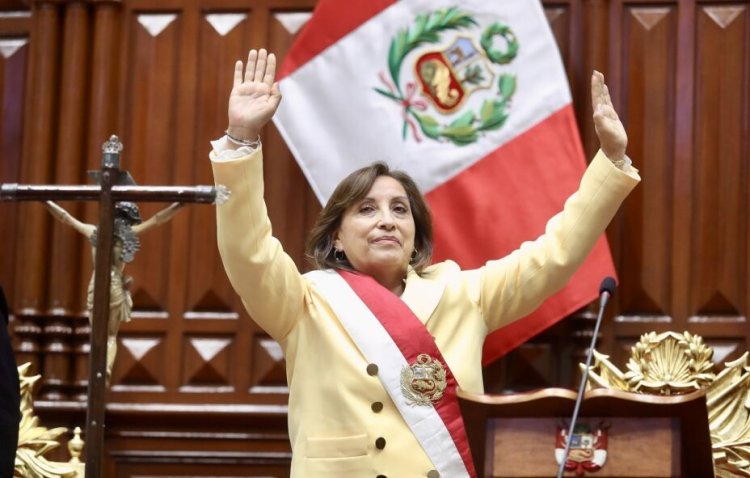 Presidenta de Perú acude a diligencia fiscal por muerte de civiles en protestas
