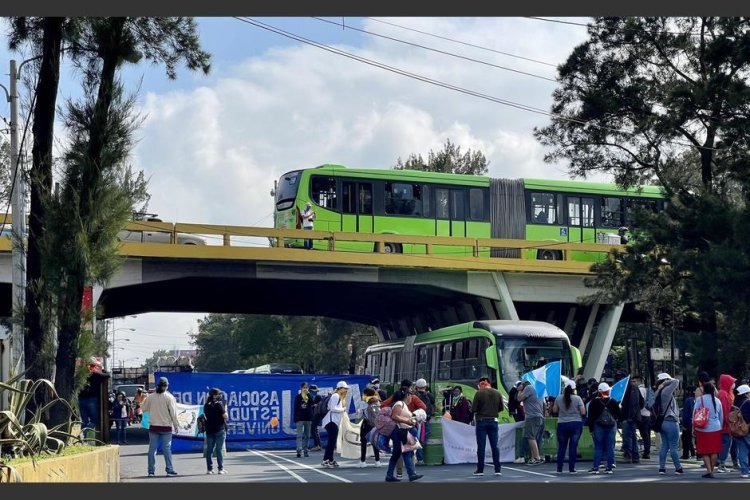 Continua crisis post electoral en Guatemala, siguen bloqueos carreteros