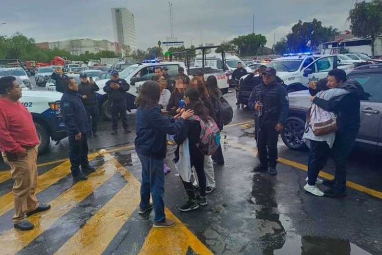 Secuestran transporte escolar en Cuautitlán Izcalli, Edomex que se dirigía al CCH Azcapotzalco