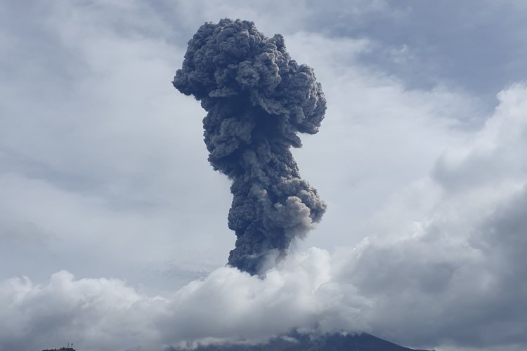 El volcán Popocatépetl registró explosión y una extensa fumarola el pasado día del eclipse