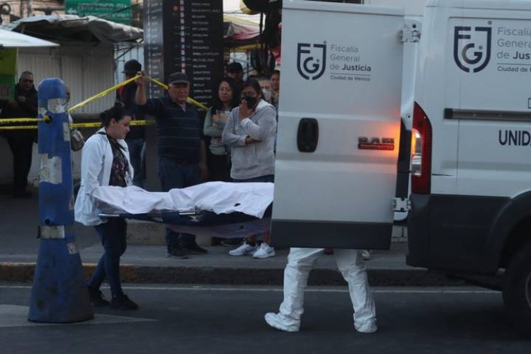 Mujer muere mientras caminaba en la Calzada Zaragoza, CDMX