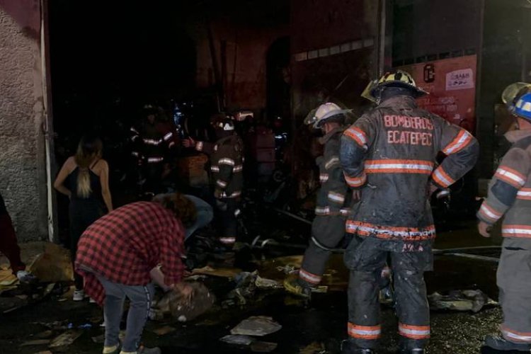 Se incendia bodega de material reciclado en Ecatepec, Edomex