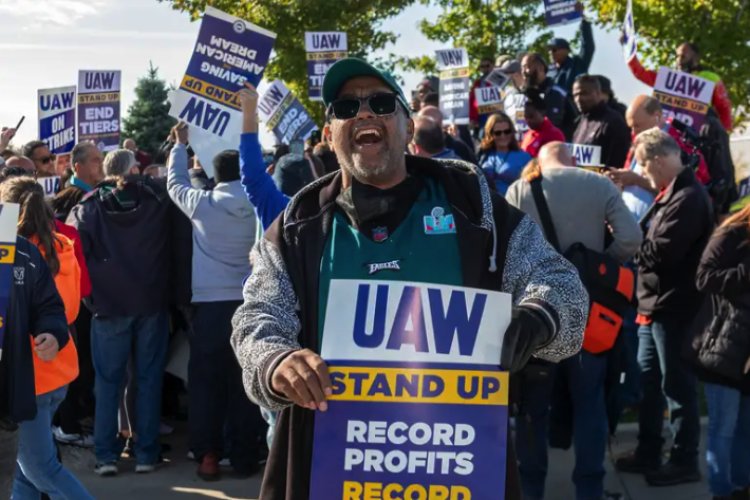 Anuncian extensión de huelga del sindicato UAW en EEUU
