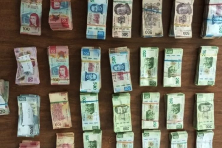 Arrestan a presuntos extorsionadores que llevaban un millón de pesos en efectivo en el Edomex