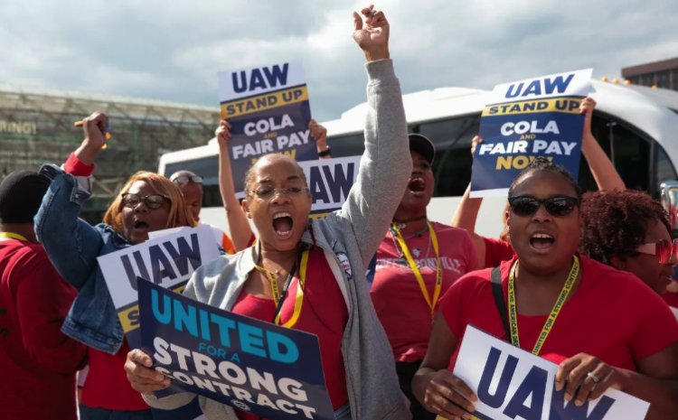General Motors y Ford despiden a 500 empleados a causa de la huelga de UAW, en EEUU