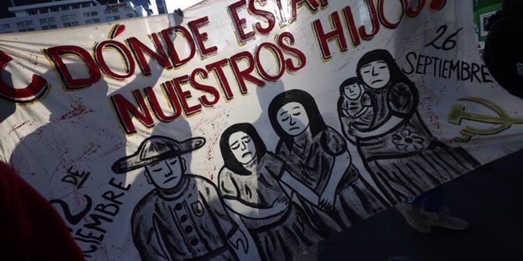 Expertos independientes de Ayotzinapa defienden su trabajo ante ataques de AMLO