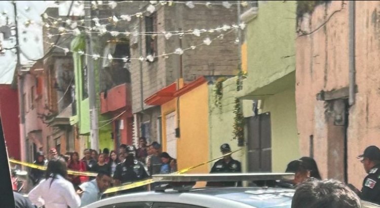 Hombre se electrocuta al intentar cambiar lámpara de alumbrado público en Toluca, Edomex