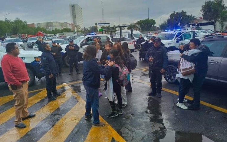 Secuestran transporte escolar en Cuautitlán Izcalli, Edomex que se dirigía al CCH Azcapotzalco