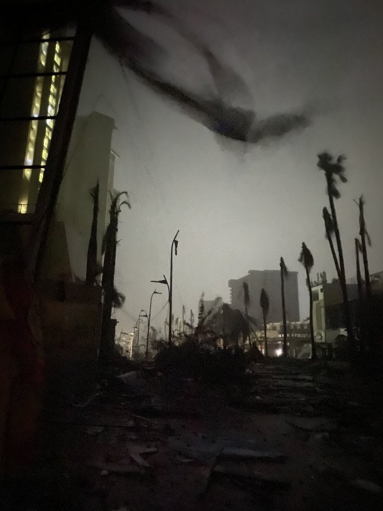 Huracán Otis se debilita tras impactar en Acapulco