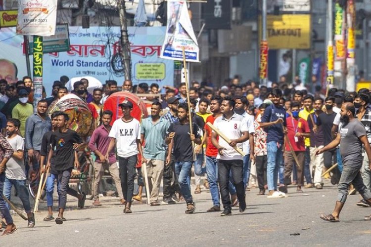Explota huelga en la industria textil; trabajadores de Bangladesh exigen salarios justos