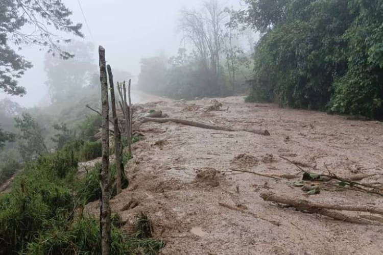 Por fuertes lluvias reportan deslaves en comunidades del estado de Chiapas