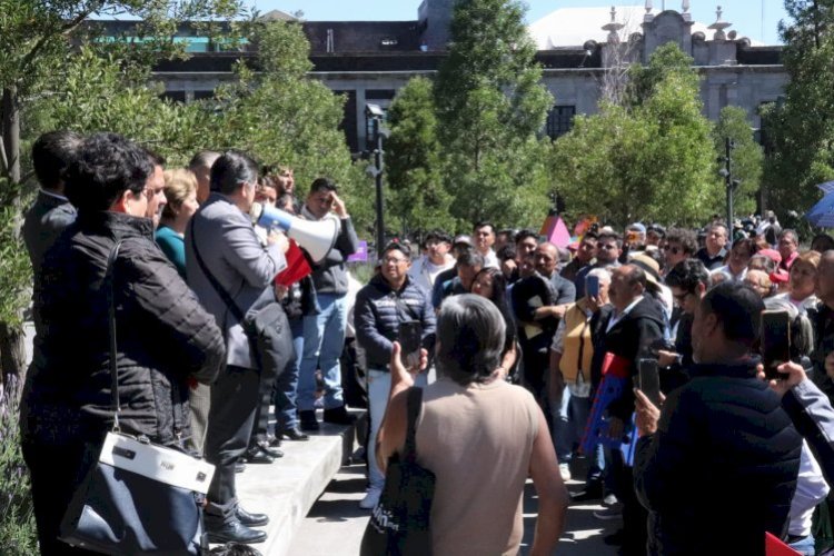 Entregan a Gobierno de Edomex pliego con 442 demandas de mexiquenses humildes