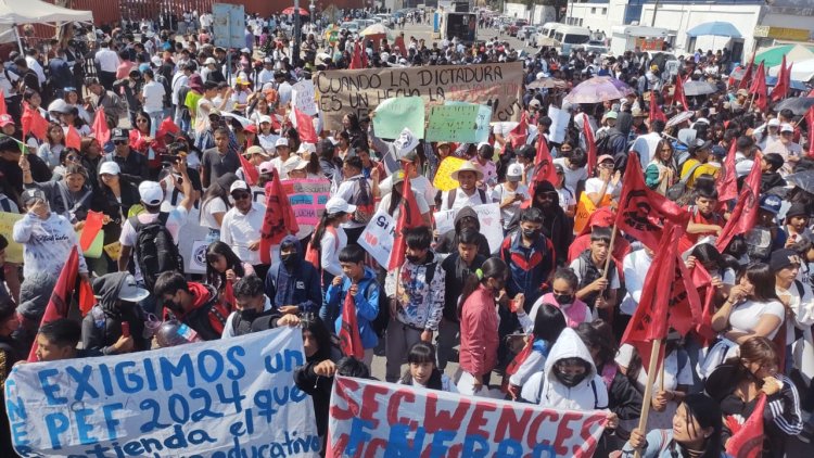 En San Lázaro, agrupación estudiantil denuncia al gobierno federal por falta de inversión en infraestructura educativa en 2024