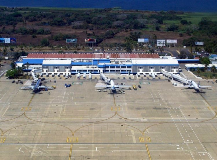 Reanudan vuelos comerciales en Aeropuerto de Acapulco, Guerrero