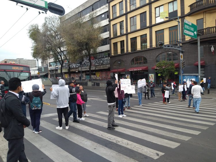 Ciudadanos realizan manifestación en contra de la ratificación de Ernestina Godoy