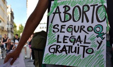 Despenalización del aborto se discutirá hasta 2024 en Puebla