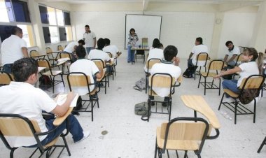 Reprocha oposición rezago educativo en México