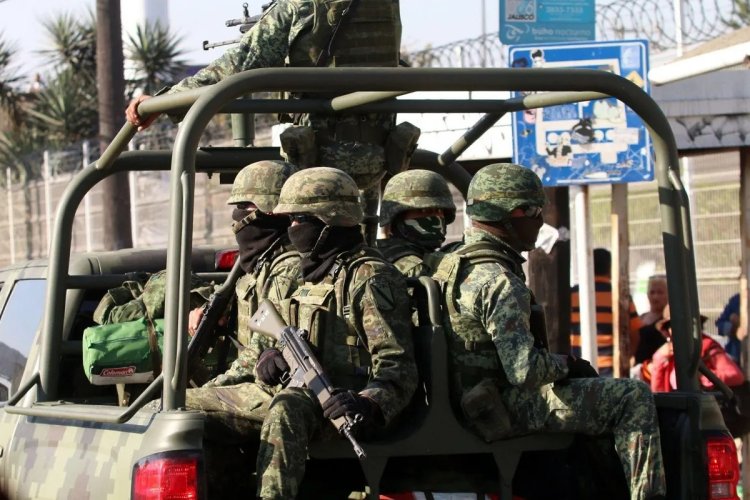 Ataque de civiles armados contra policías y militares en Malinalco, Edomex