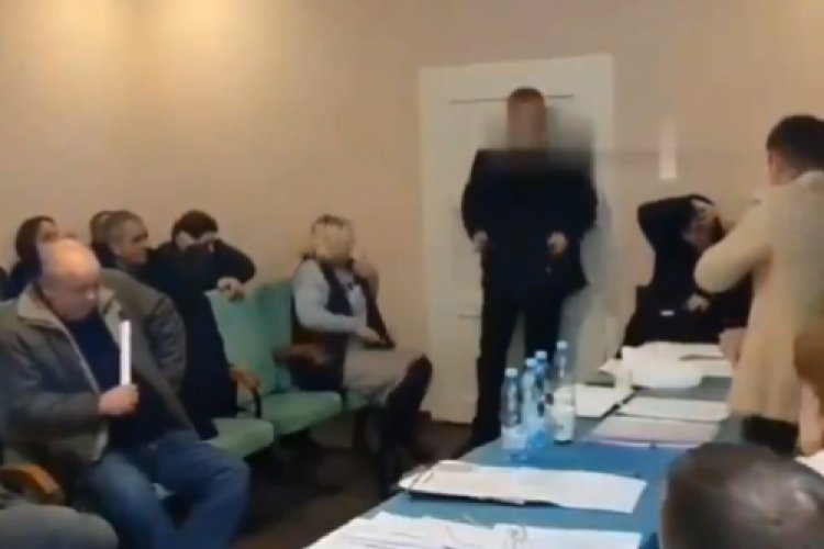 Concejal ucraniano detonó varias granadas en el pleno de un ayuntamiento