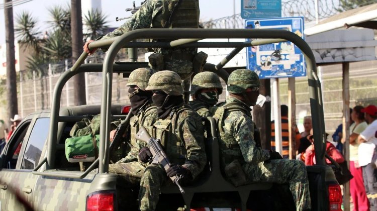 Ataque de civiles armados contra policías y militares en Malinalco, Edomex