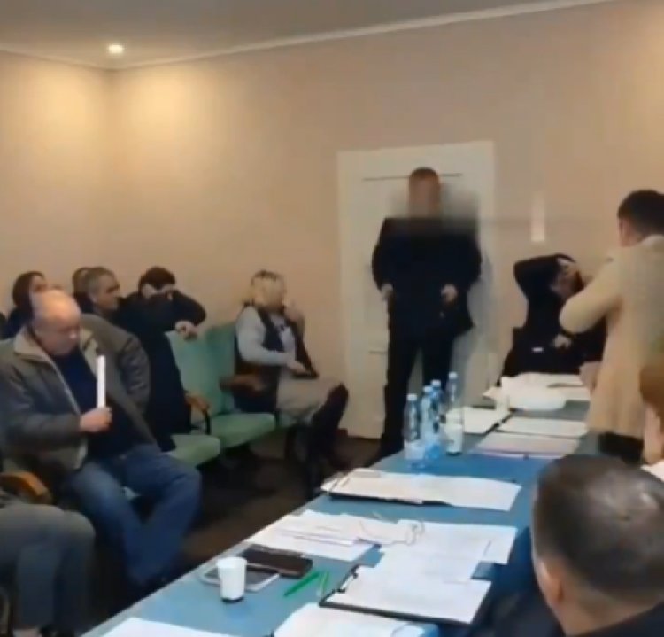 Concejal ucraniano detonó varias granadas en el pleno de un ayuntamiento
