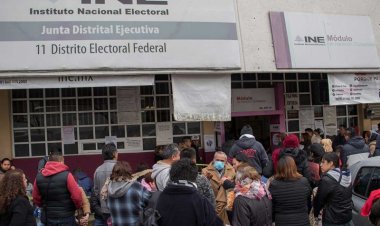 Se registran aglomeraciones por últimos días para renovar INE