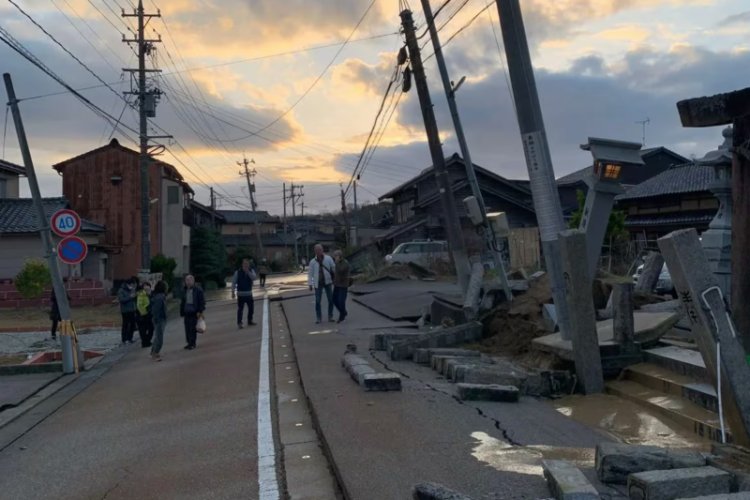 Suman 48 muertos por terremoto en Japón