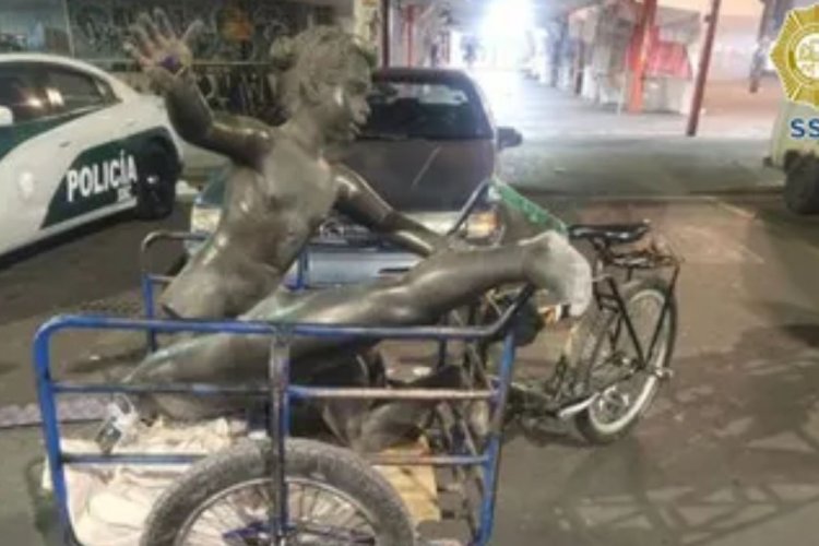 Detienen a hombre por robarse estatuas de un parque público en Tlatelolco, CDMX