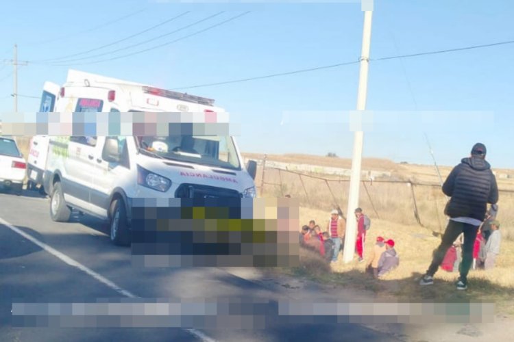 Estudiante de bachiller pierde la vida tras ser arrollado por un taxi en la carretera Toluca-Zitácuaro