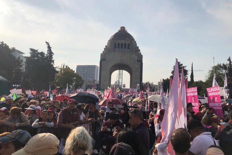 Acarrean morenistas para cierre de Claudia Sheinbaum en Monumento a la Revolución