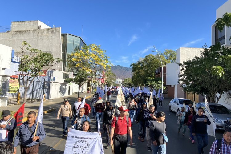 En Oaxaca, acusan a Morena de brindar protección y cargos a funcionarios involucrados de cometer represión
