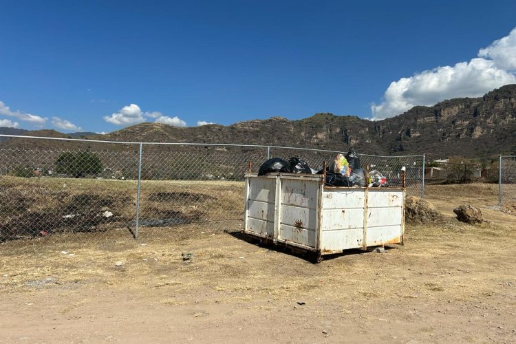 Habitantes de Malinalco frenan a Ayuntamiento; quería apropiarse de un campo de fútbol para presuntamente convertirlo en basurero
