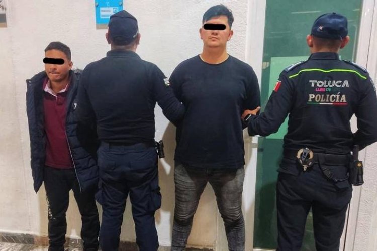 Capturan a dos presuntos extorsionadores colombianos en Toluca, Edomex