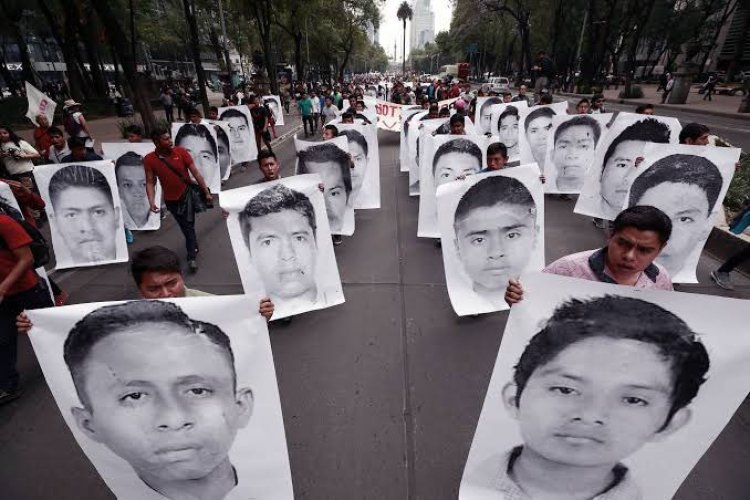 Señalan a Alejandro Encinas de ‘fabricar’ culpables en caso Ayotzinapa