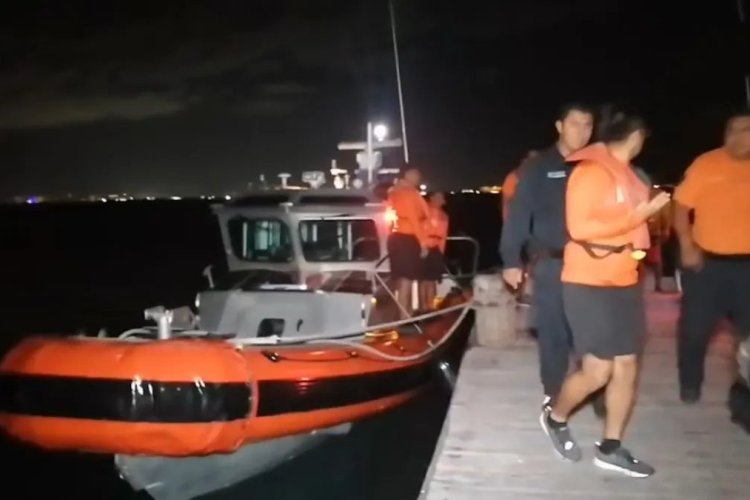 Rescatan a náufragos que estaban desaparecidos tras hundimiento de embarcación en Quintana Roo
