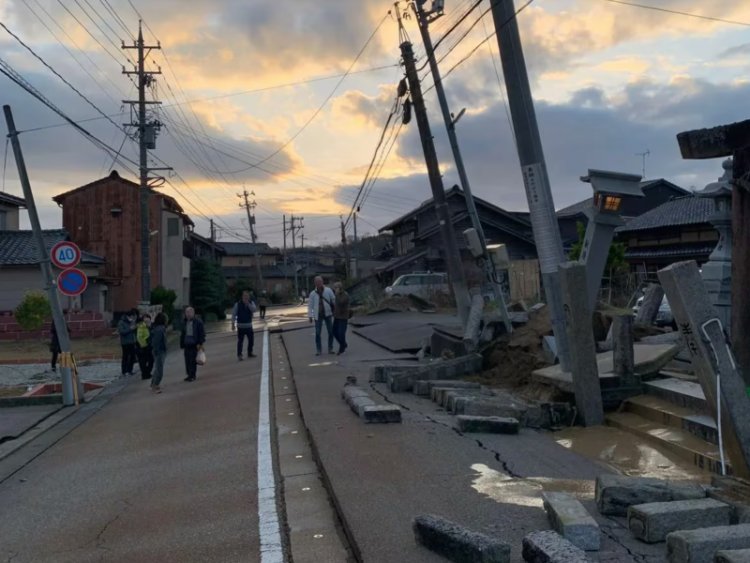 Suman 48 muertos por terremoto en Japón